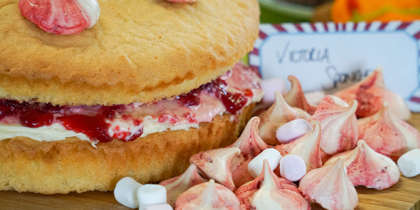 Victoria sponge and meringue