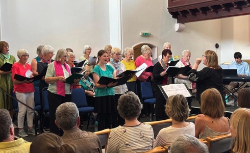Malmesbury Good Afternoon Choir Christmas Celebration